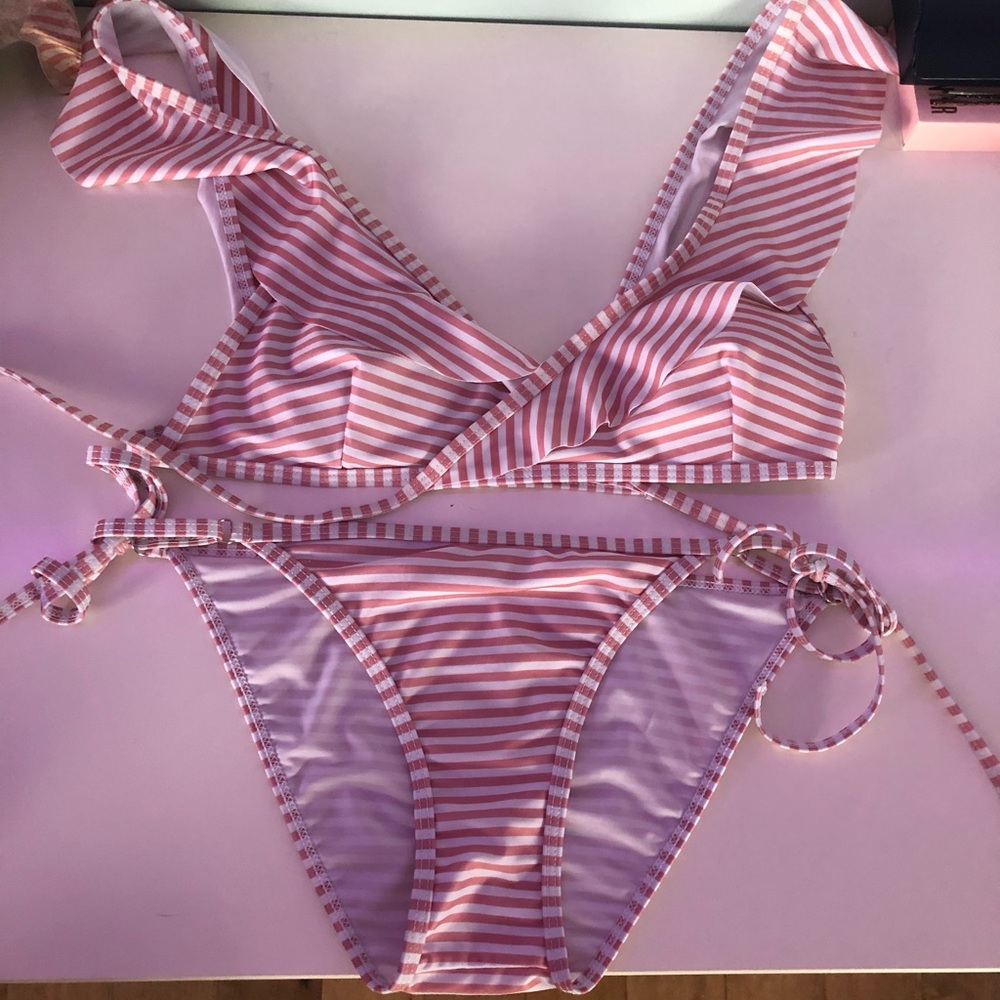 WORN ONCE!! Only selling because it’s too small😭